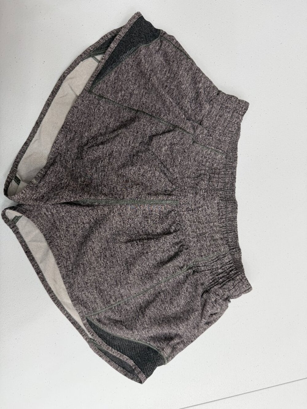 Lululemon Hotty Hot Shorts 2"